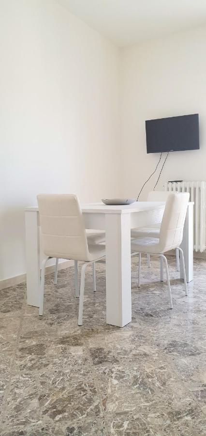 Angela'S Apartment. Elegant Two Bedroom House In Irsina Bagian luar foto