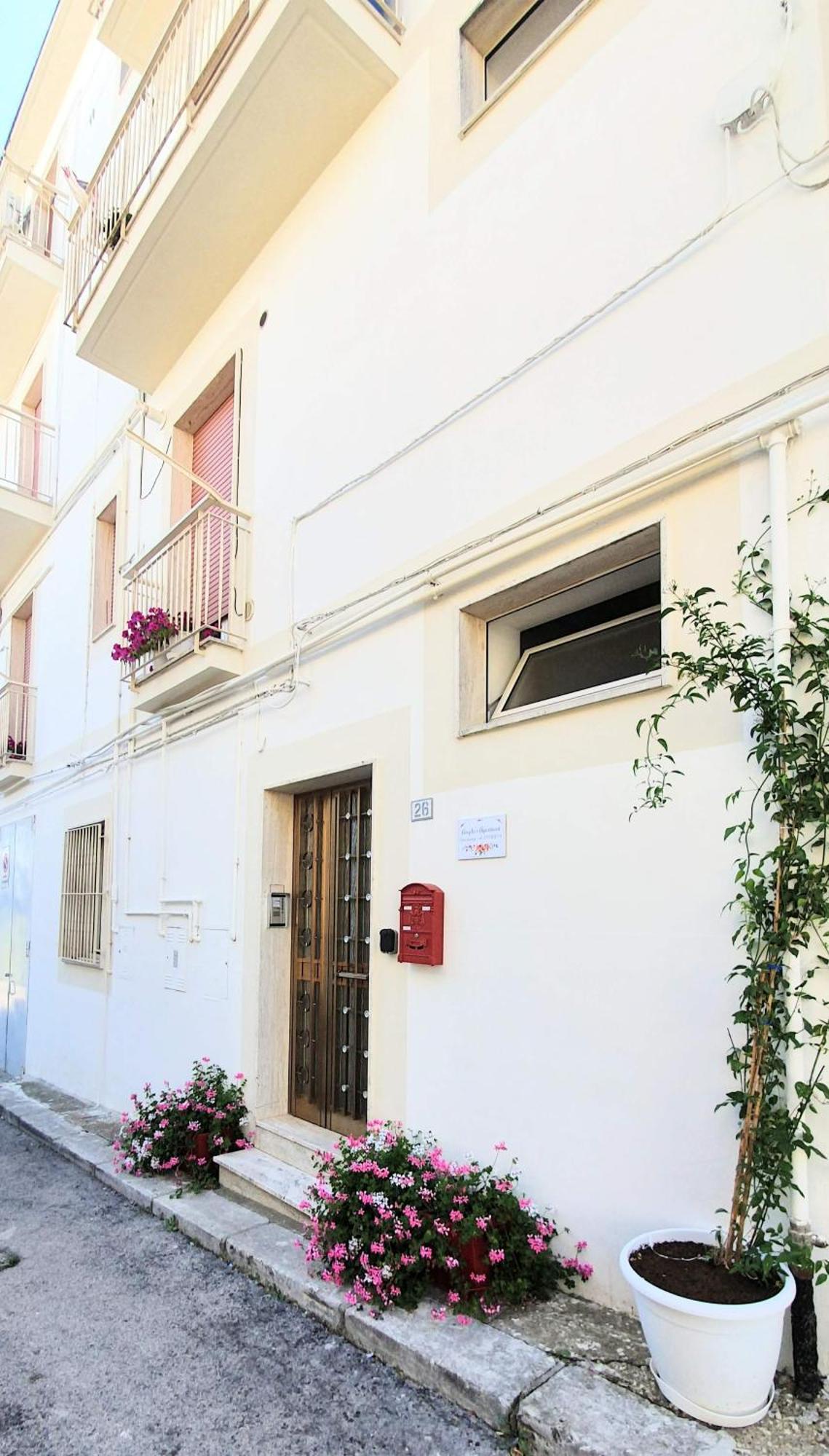 Angela'S Apartment. Elegant Two Bedroom House In Irsina Bagian luar foto