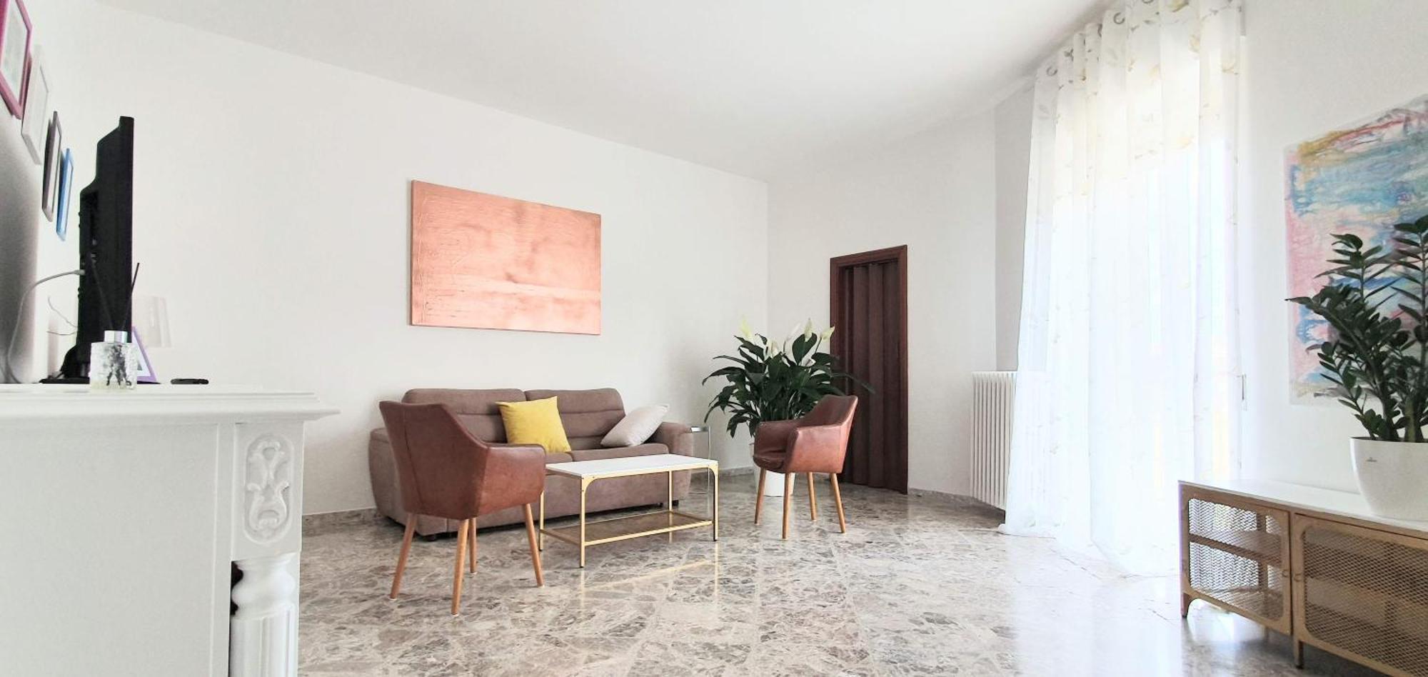 Angela'S Apartment. Elegant Two Bedroom House In Irsina Bagian luar foto